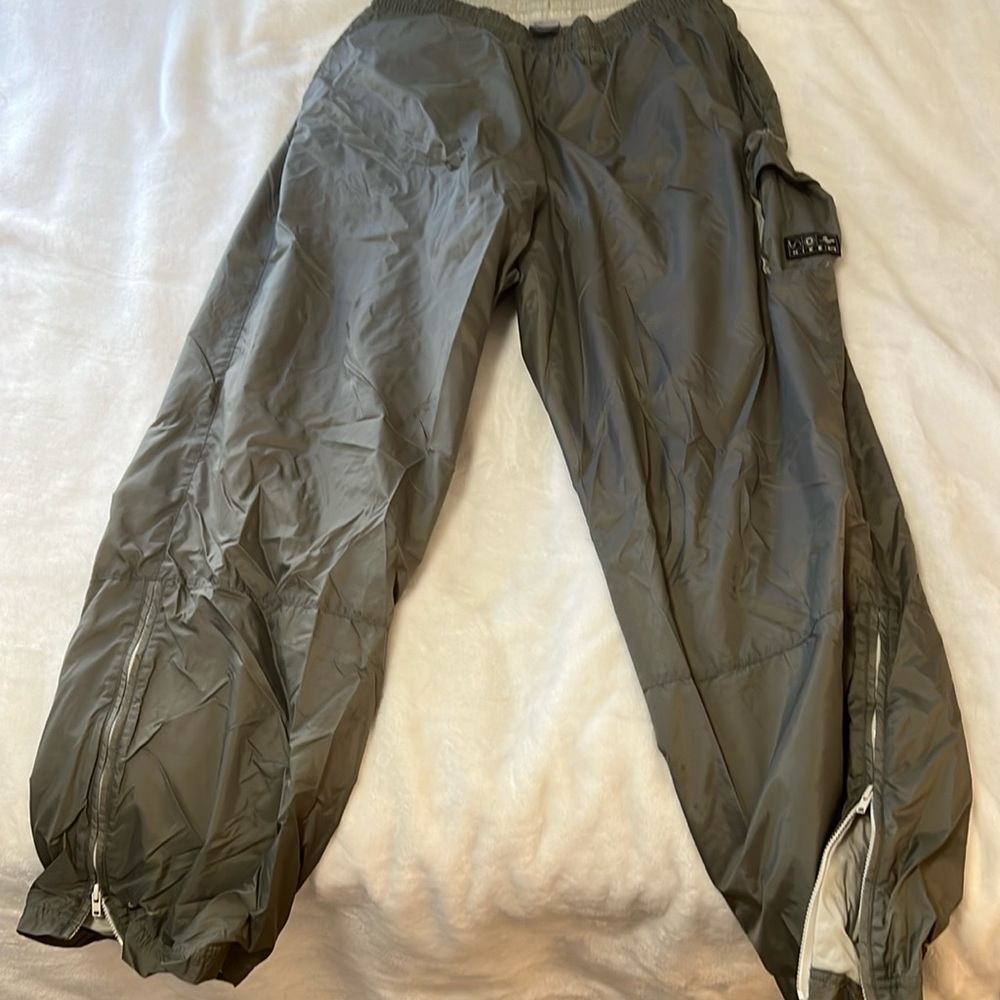 Men’s rare vintage green nike track pants